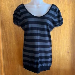 Black & Grey Stipe Short Sleeve Low Back Sweater sz M Like New